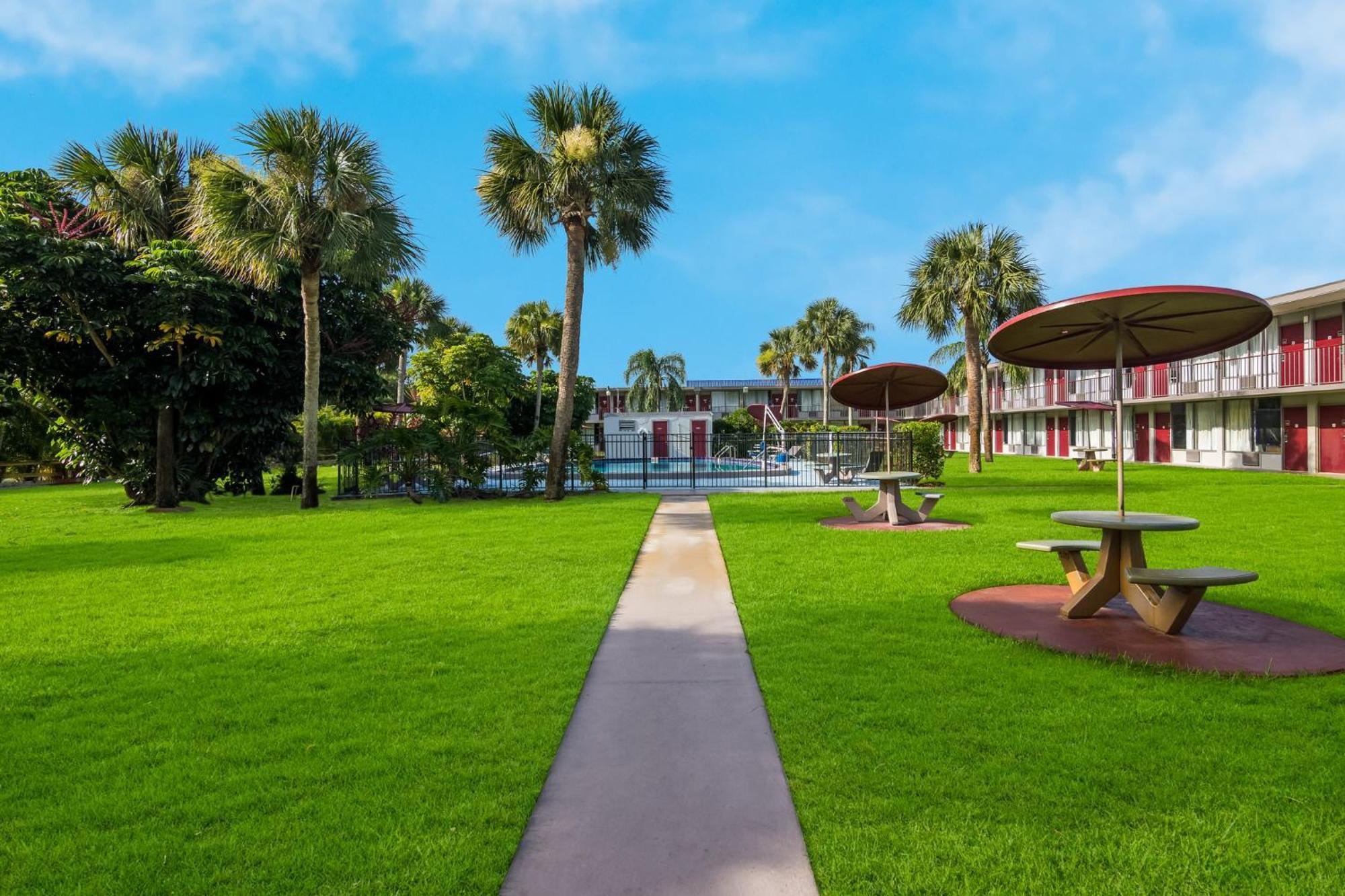 Red Roof Inn Vero Beach - I-95 Esterno foto